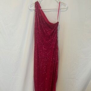 Sparkly magenta mermaid dress with slit